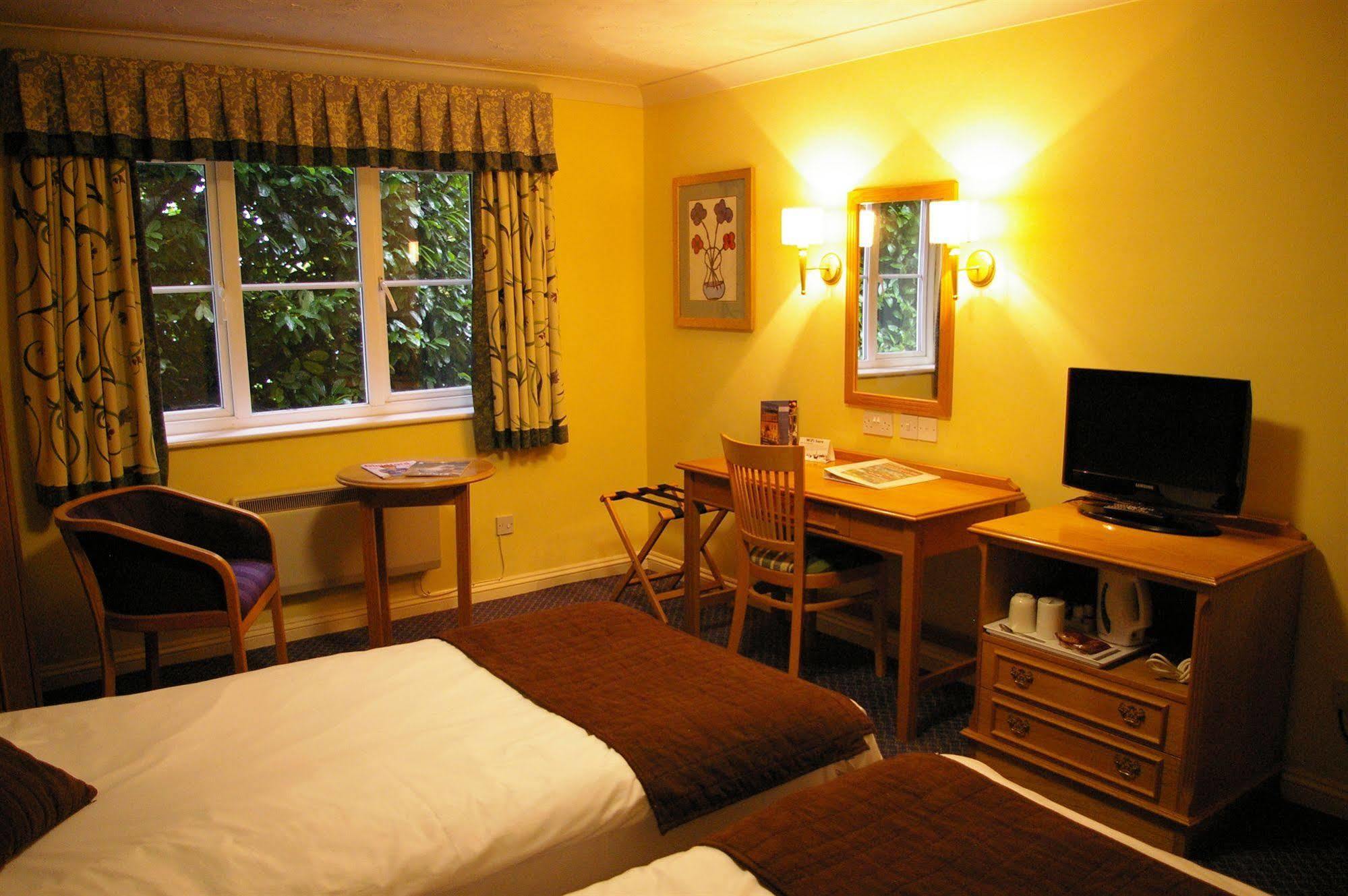 The Georgian, Haslemere, Surrey ภายนอก รูปภาพ