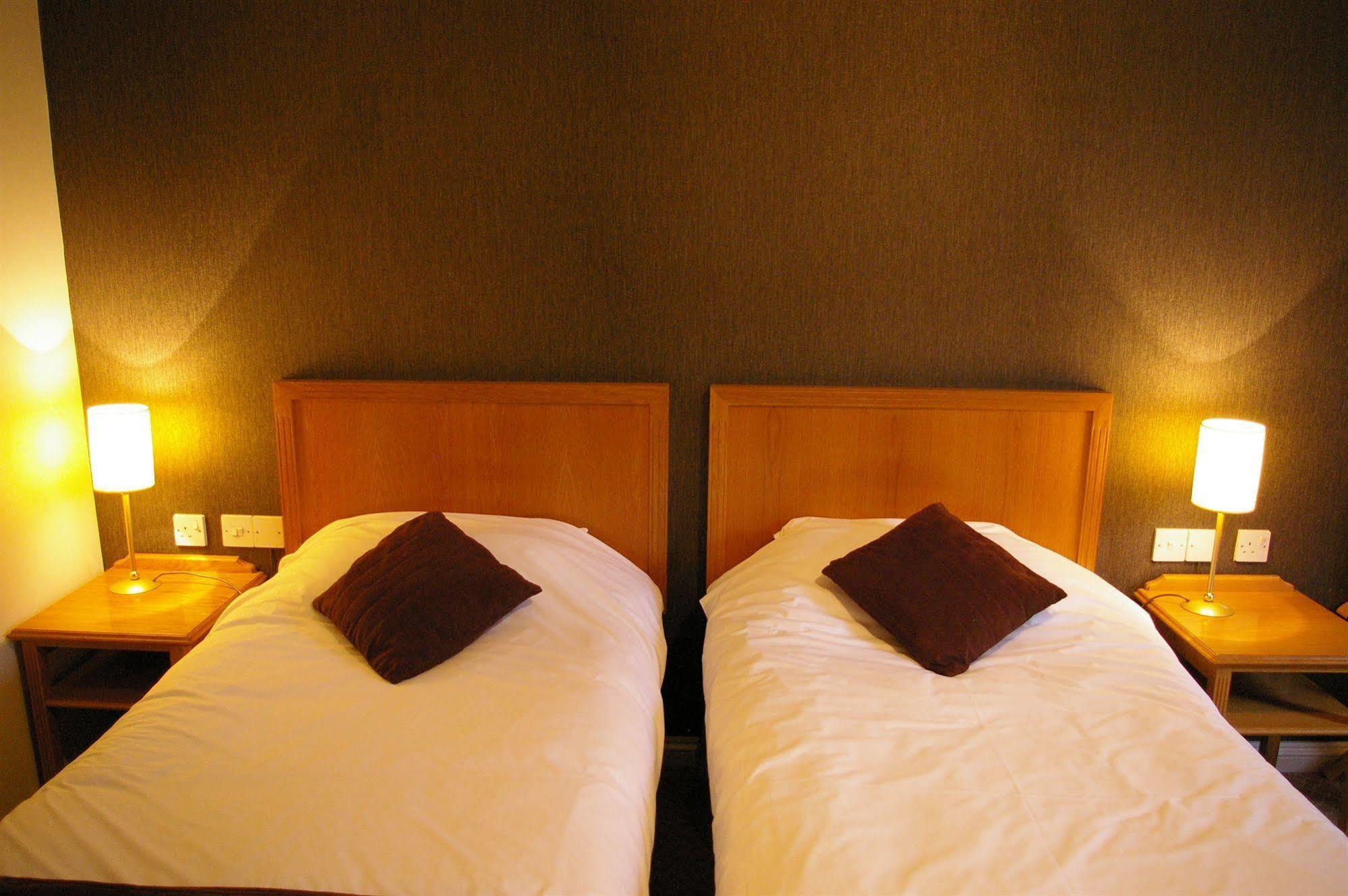 The Georgian, Haslemere, Surrey ภายนอก รูปภาพ